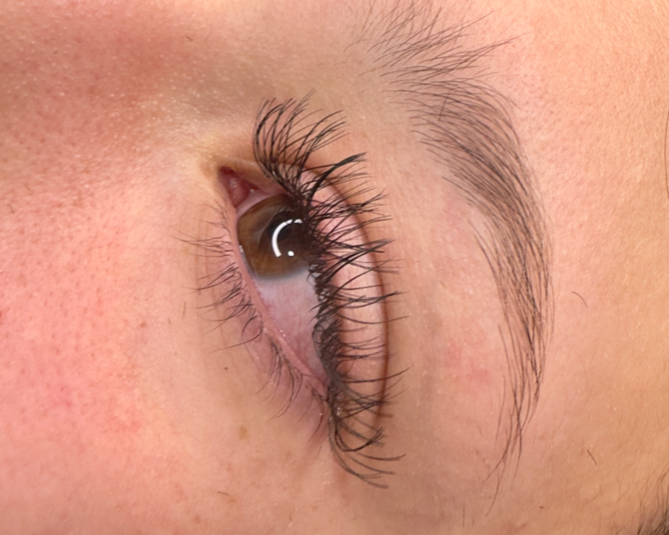 Extensiones pelo por pelo volumen griego