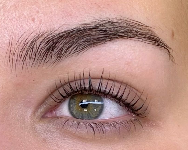COMBO Lifting de pestañas con tinte y botox nutritivo + Diseño y perfilado de cejas 