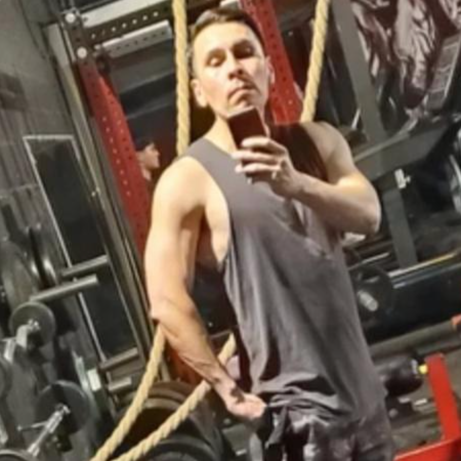 SEBASTIAN FLORES OLIVARES