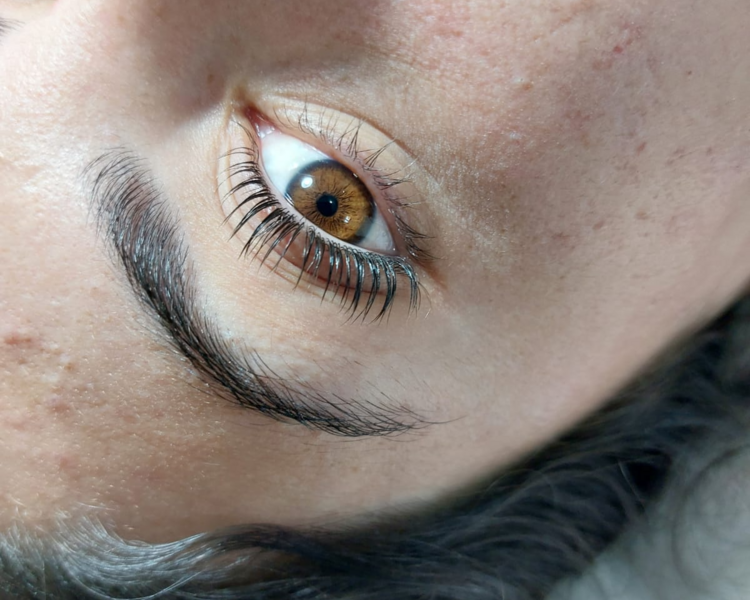 Lifting de pestañas con botox nutritivo mas tintura