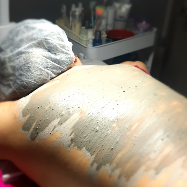 Limpieza Exfoliante Hidratante de Espalda