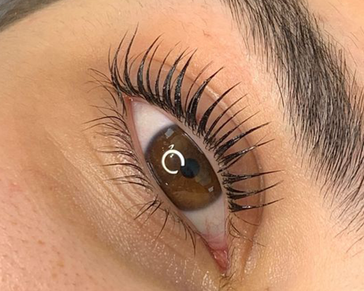 🪞 Lifting de Pestañas – Mirada curva, natural y sin extensiones