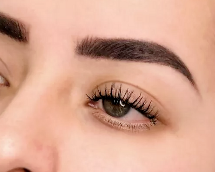 🖌️Perfilado de Cejas con Henna – Diseño natural y duradero