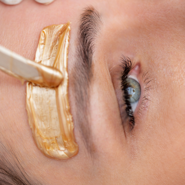 Perfilado de Cejas con Cera