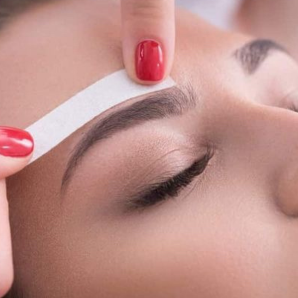 Perfilado + Laminado de cejas + Pigmentación + Hidratación 
