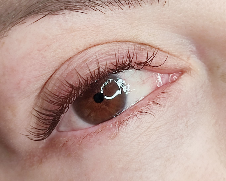 Extensiones de pestañas clásicas