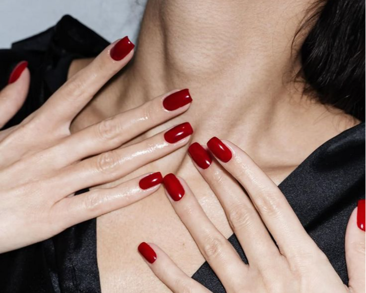 Manicura tradicional + gel semipermanente - Classic manicure + UV Gel Polish