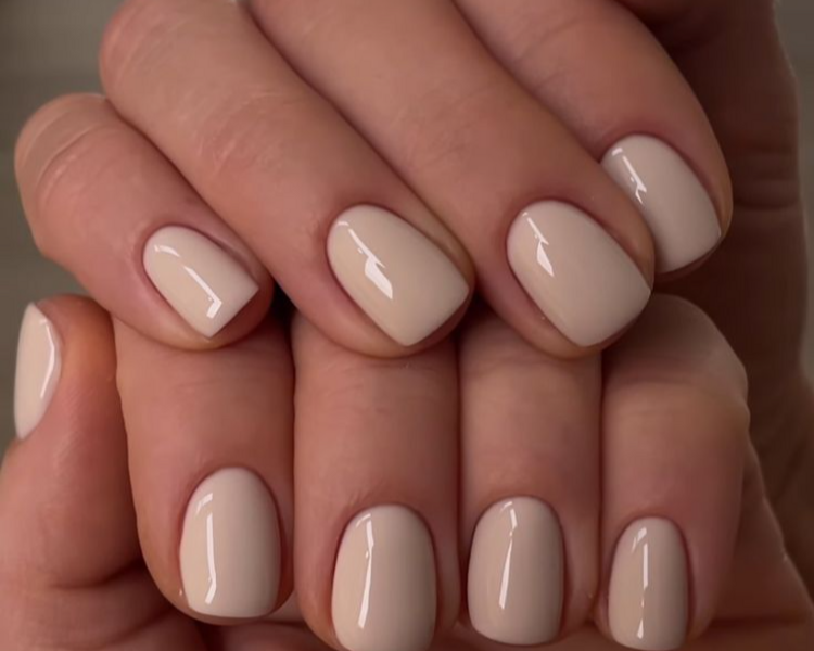 Manicura tradicional + gel semipermanente - Classic manicure + UV Gel Polish
