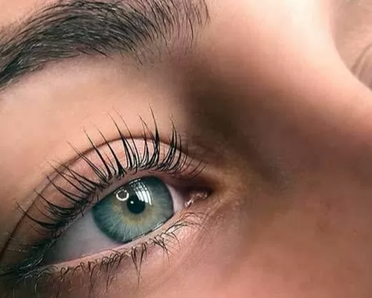 DISEÑO DE CEJAS + LIFTING DE PESTAÑAS