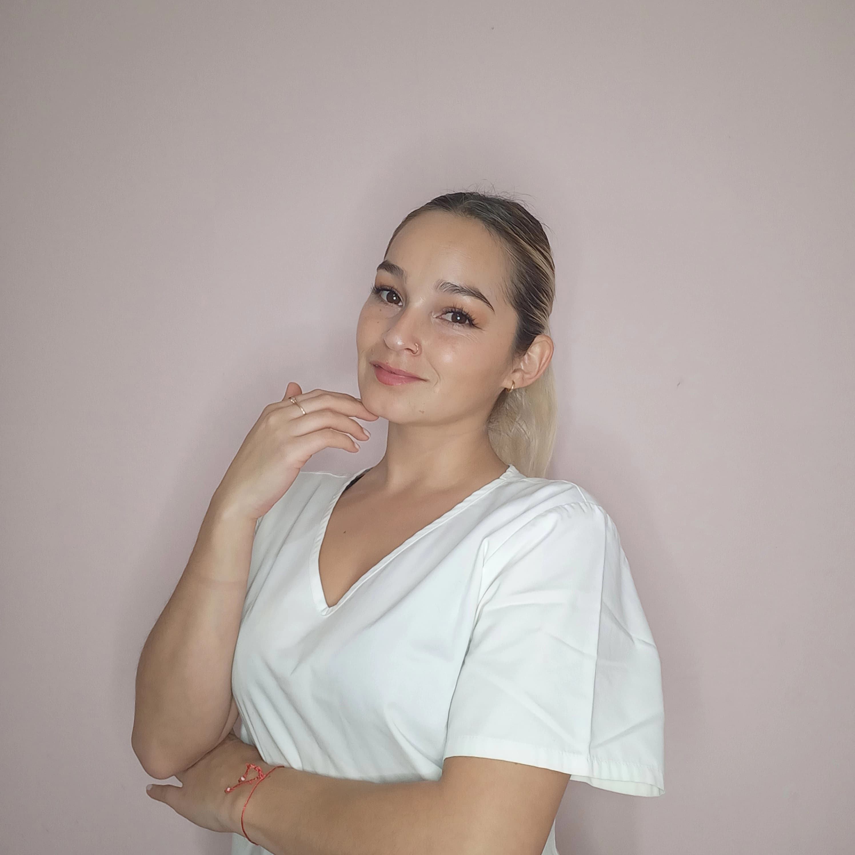 Barbara Antequera Manicurista