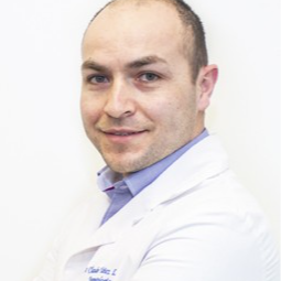 Dr. Claudio Yañez 