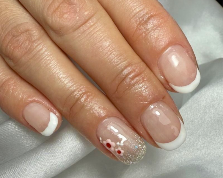 MANICURE PERMANENTE FRANCESA