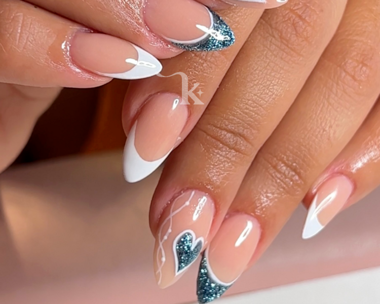 Esculpidas con diseño sencillo o francesas