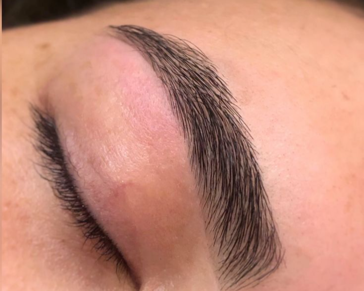 Depilación de Ceja Con Cera