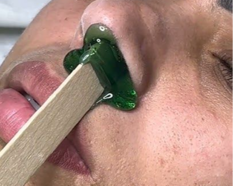 Depilación de Fosas Nasales Con Cera