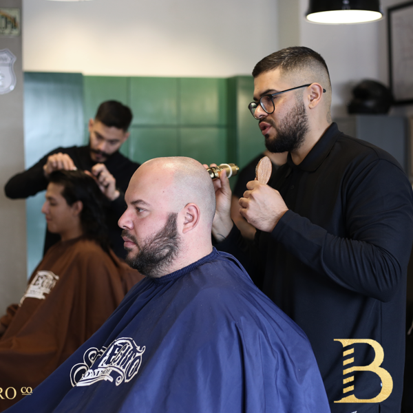 Rasurado de craneo y arreglo de barba