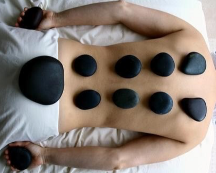 Masaje con Piedras calientes