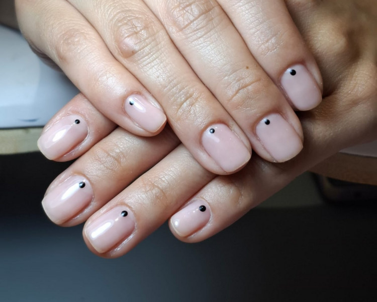 Manicure Rusa (Incluye Nivelación) con Retiro
