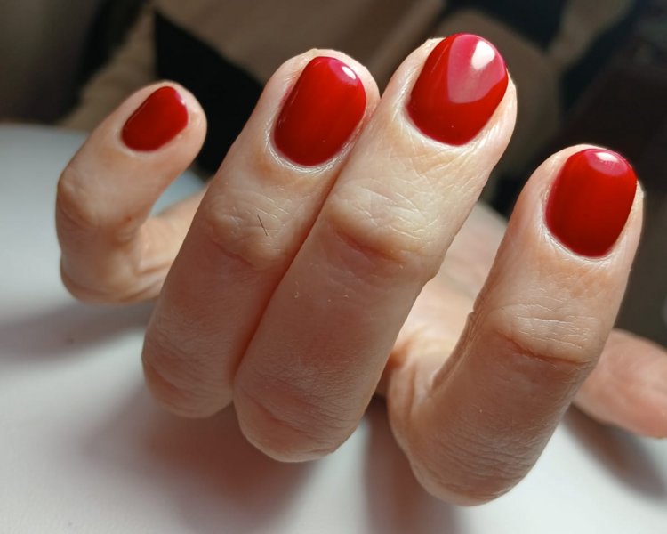 Manicure Rusa (Incluye Nivelación) con Retiro