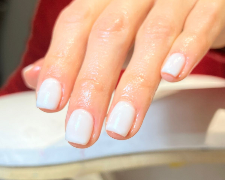 Manicure Rusa (Incluye Nivelación) con Retiro