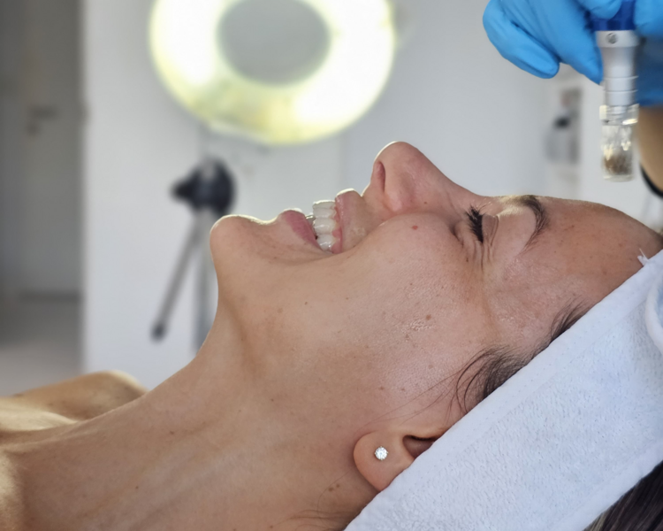 LIMPIEZA+FC-LIFT (ROSTRO+PAPADA+CUELLO+ESCOTE)