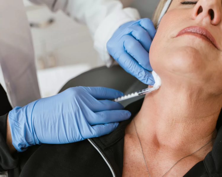 💉 Toxina Botulínica Médica – Cuello (Arrugas de expresión)