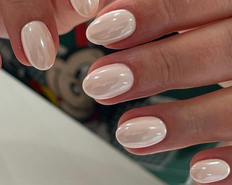 ESMALTADO PERMANENTE 1 TONO  + FORTALECEDOR 