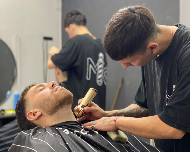 Corte y barba sin afeitado (con Marcos)