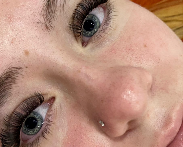 Extensiones de pestañas volumen alto