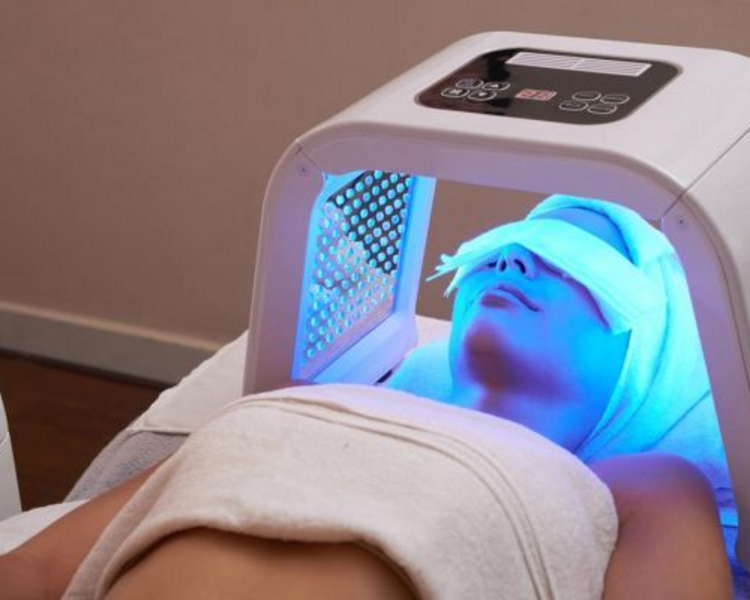 Limpieza Facial + lámpara fotodinámica