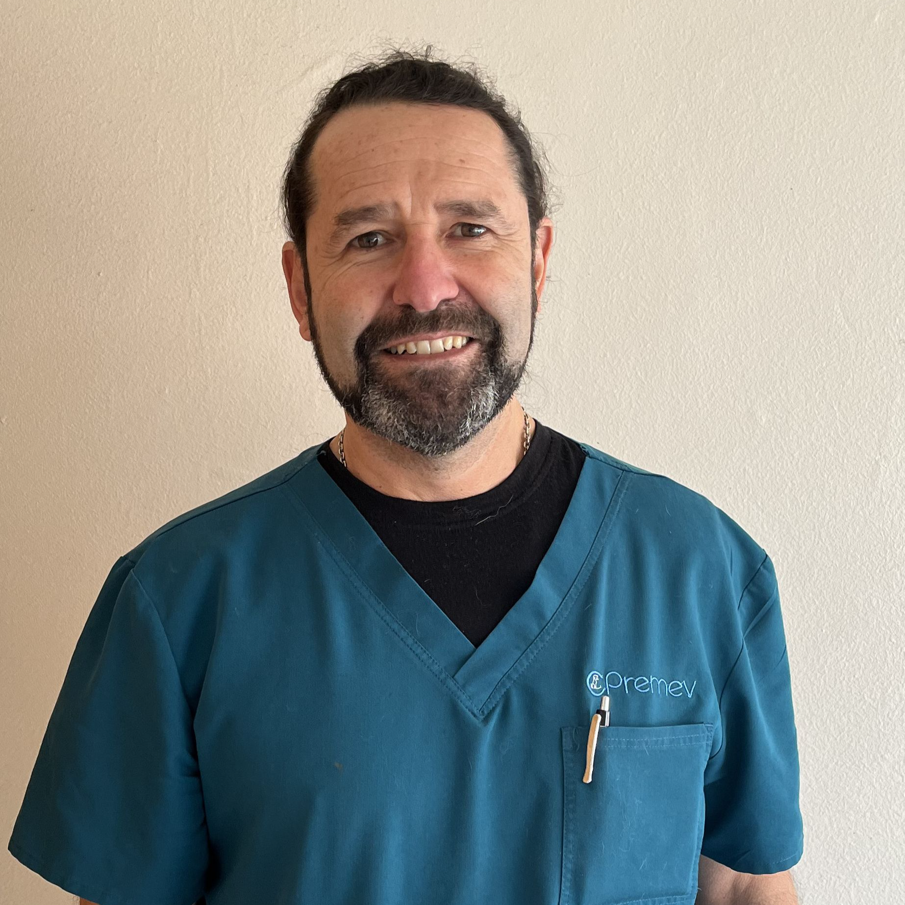 Dr. Mauricio Carrion