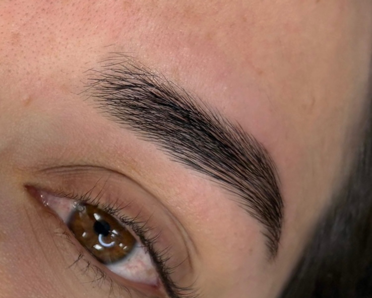 Diseño y perfilado (con hilo) de cejas (Válido para hombre y mujeres)