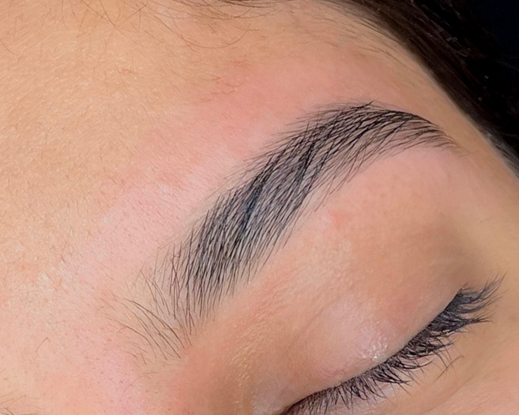 Diseño y perfilado (con hilo) de cejas (Válido para hombre y mujeres)