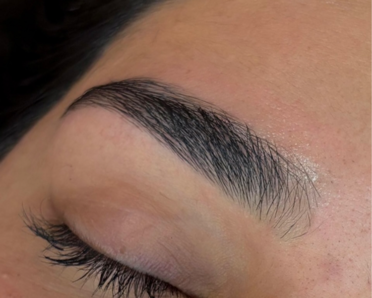Diseño y perfilado (con cera)  de cejas (Válido para mujeres y hombres)