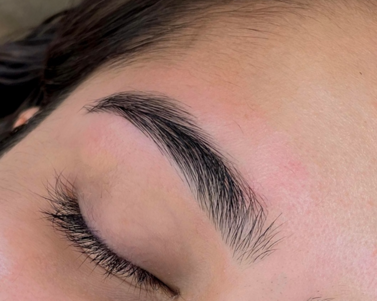 Diseño y perfilado (con cera)  de cejas (Válido para mujeres y hombres)