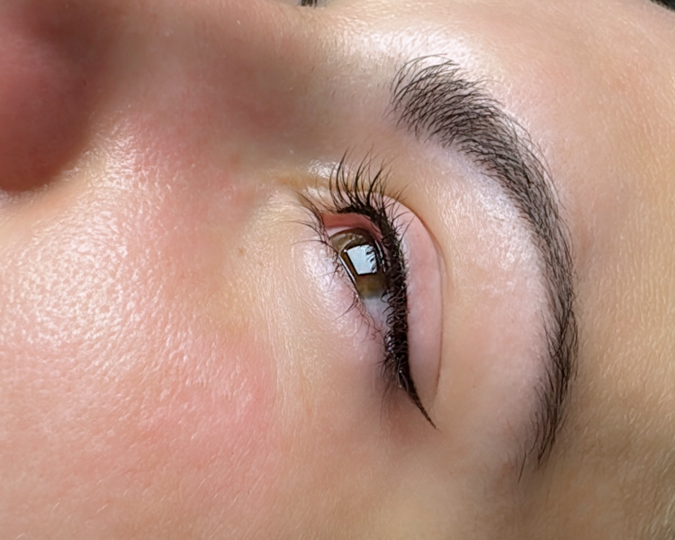 Delineado de Ojos Primera Sesion Por Mica