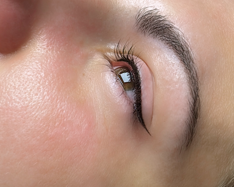 Delineado de Ojos Segunda Sesion Por Mica