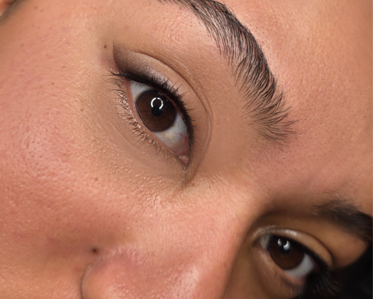 Delineado de Ojos Segunda Sesion Por Mica