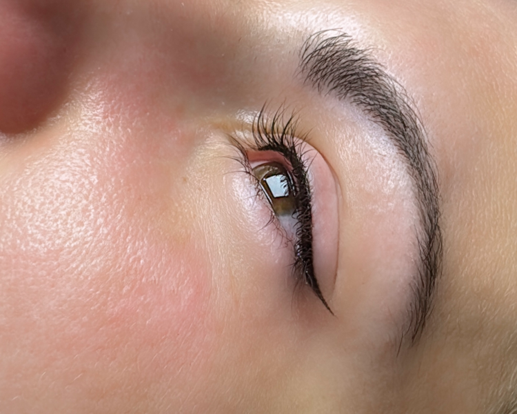 Delineado de Ojos Primera Sesion Por Mica