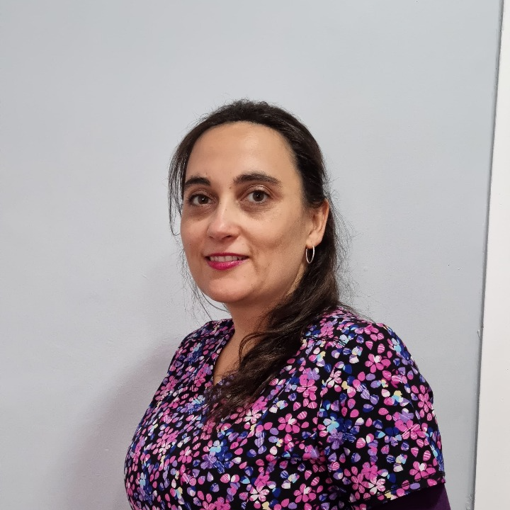 CONSTANZA HENNIN CÁCERES
