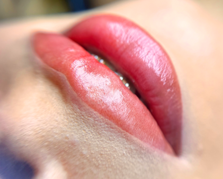 Micropigmentacion de Labios Segunda Sesion Por Mica