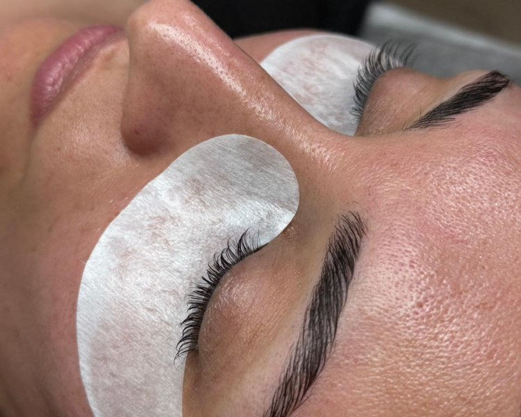 Lifting de Pestañas + Botox + Tinte Henna