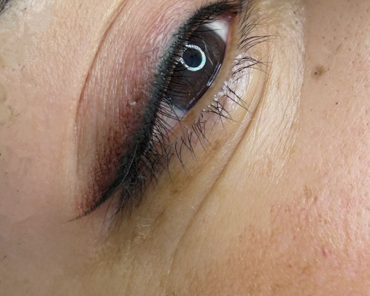 Delineado de Ojos Segunda sesion Por Staff