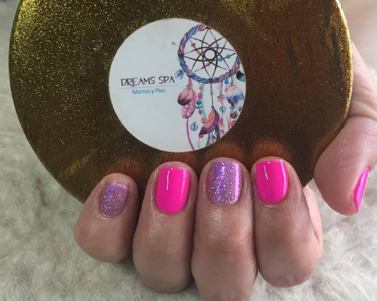 Manicure esmaltado tradicional 