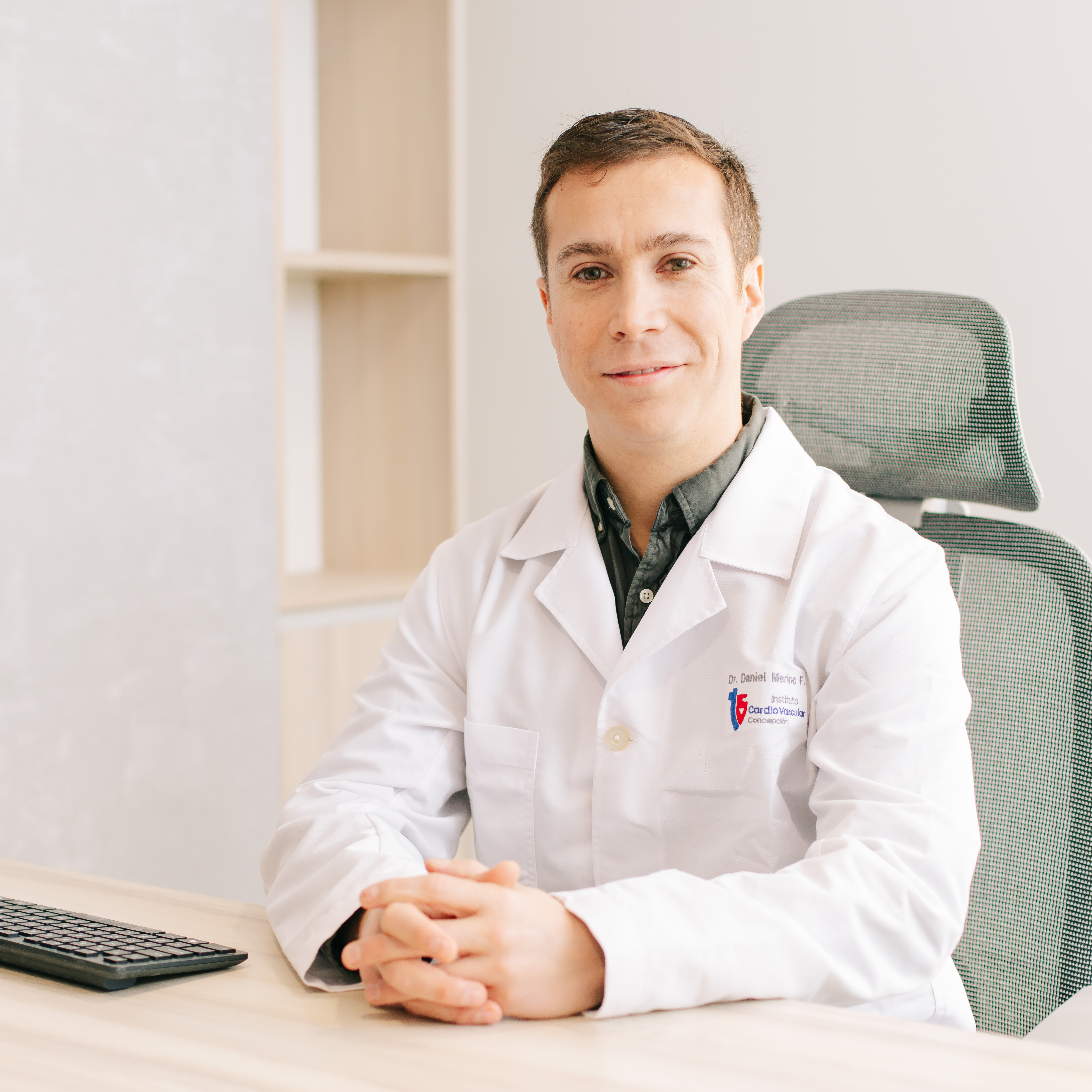 Dr. Daniel Merino F.