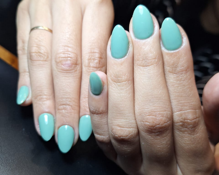 Uñas Acrilicas + Esmaltado permanente (un tono) PROMO SOLO POR JULIO
