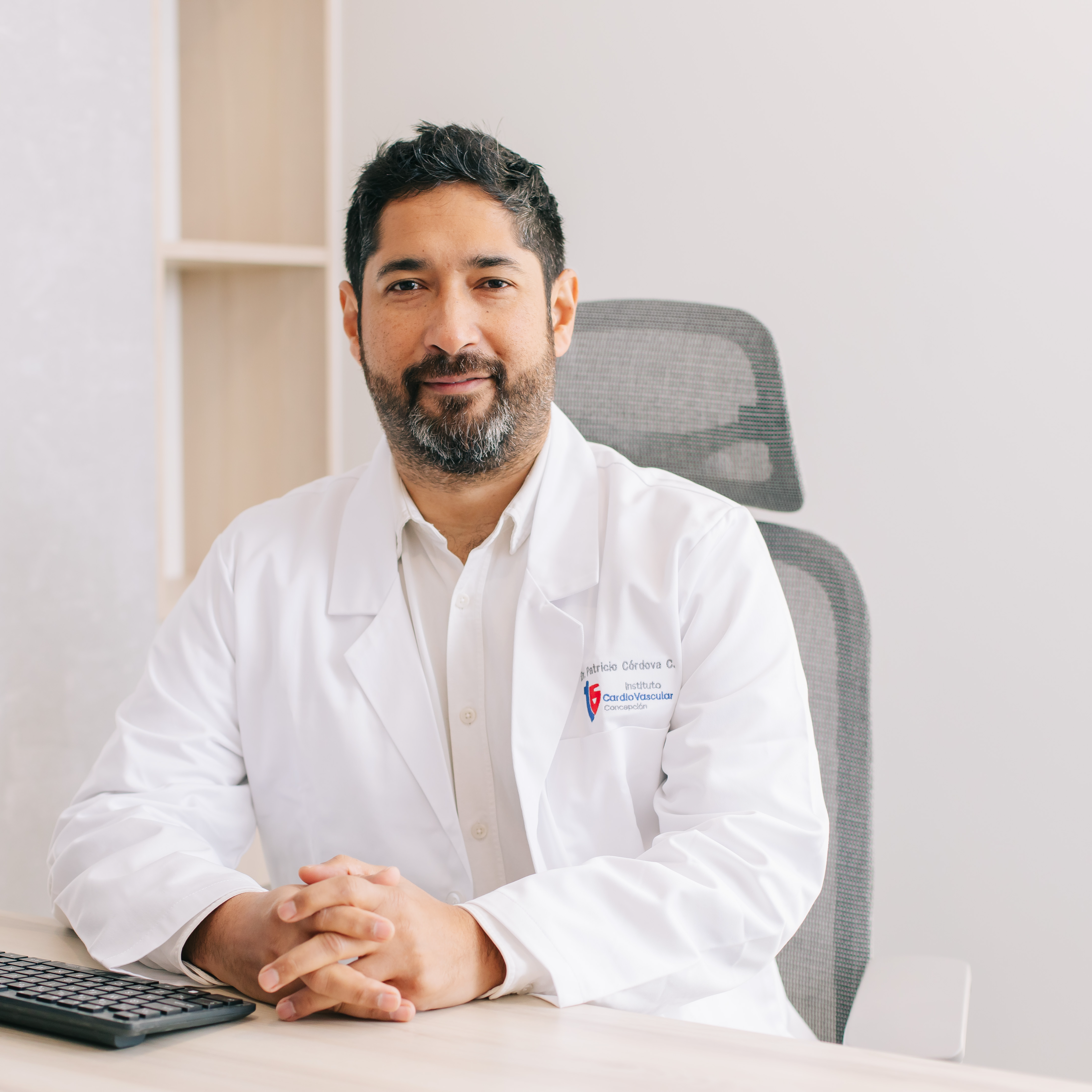 Dr. Patricio Córdova C. 