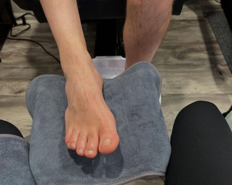 PEDICURE Y LIMPIEZA MASCULINO