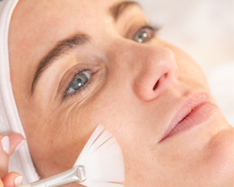 Glow Up (limpieza + peeling químico)