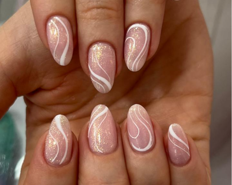 MANICURA SEMIPERMANENTE DAMA. 